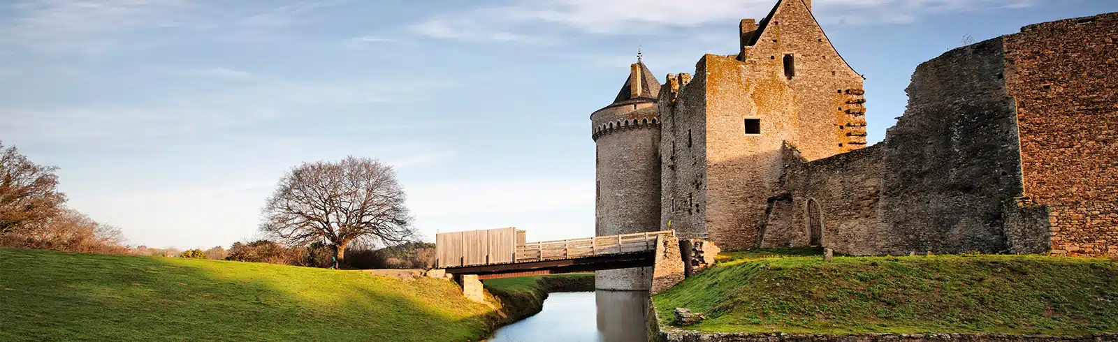 chateau dans le golfe du morbihan