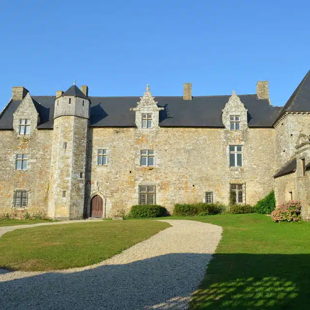chateau du plessis josso theix